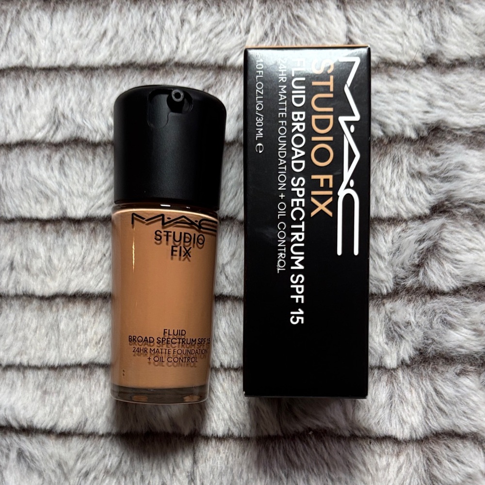 MAC Cosmetics Studio Fix Fluid Foundation - NC42